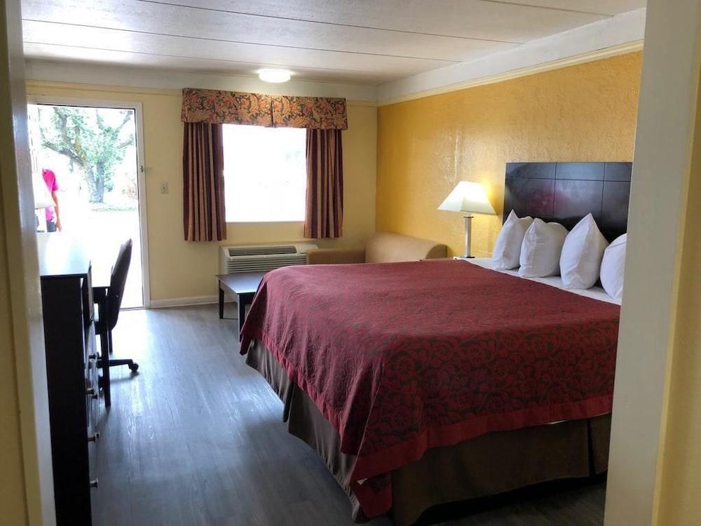 Days Inn By Wyndham Gainesville Eksteriør billede