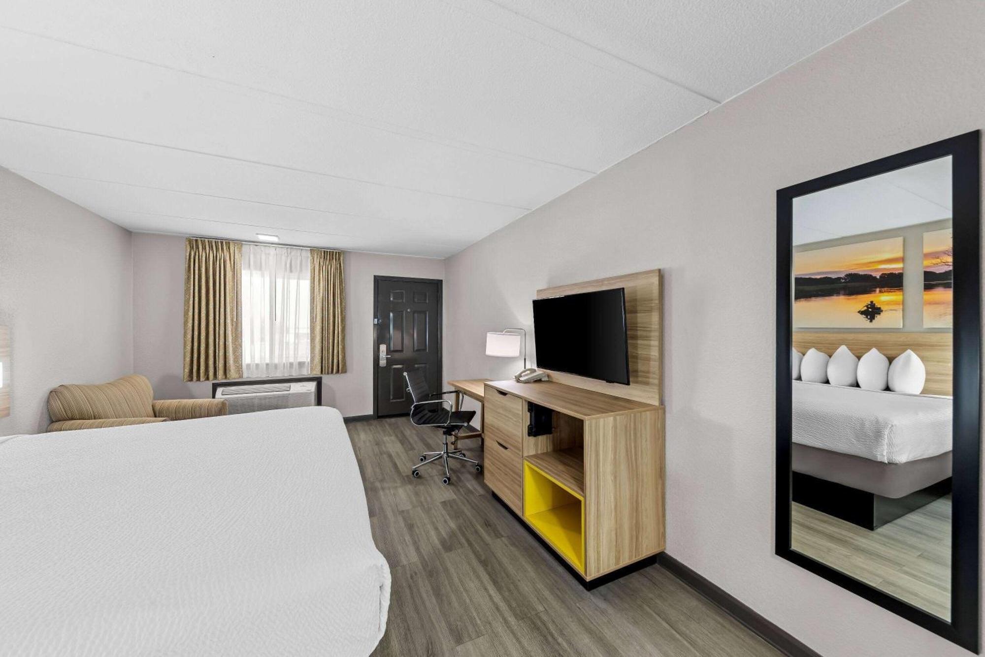 Days Inn By Wyndham Gainesville Eksteriør billede