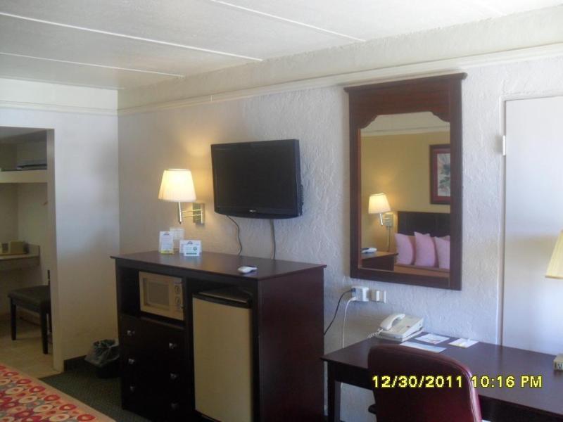 Days Inn By Wyndham Gainesville Eksteriør billede