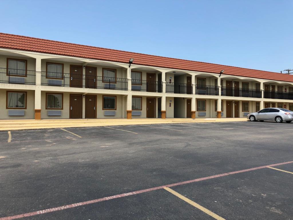 Days Inn By Wyndham Gainesville Eksteriør billede